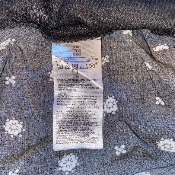 Old Navy Size XXL Elephant Print Soft Short - Picture 5 of 5